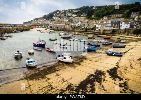 The port of Mousehoule, Cornwall, during low tide Stock Photo