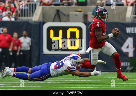 Buffalo Bills safety Damar Hamlin (3) during the second half of an NFL  football game against the Cleveland Browns, Sunday, Nov. 20, 2022, in  Detroit. (AP Photo/Duane Burleson Stock Photo - Alamy