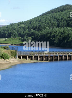 Water Pipes At Ladybower Reservoir. Hope Valley, Upper Derwent, Peak District National Park, Derbyshire, England, UK in June Stock Photo