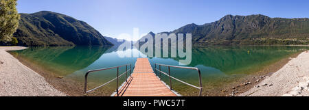 Lake Idro and surrounding mountains in northern Italy Stock Photo