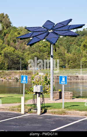 Electric Vehicle Charge Station, Solar Array 'Solar Photovoltaic Flair', Melton Hill Hydro Electric Dam, Demonstration Project, Melton Hill Reservoir. Stock Photo