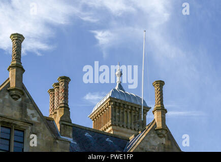 Brownlow House, Lurgan, Northern Ireland. 15 October 2018. UK weather - a beautiful sunny day in Lurgan with warm sunshine, no breeze and temperatures at 15C. The sunlight and blue sky show off the magnificent architecture of Brownlow House. Credit: David Hunter/Alamy Live News. Stock Photo