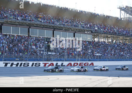 Talladega, Alabama, USA. 14th Oct, 2018. Kurt Busch (41), Clint Bowyer (14), Kevin Harvick (4), and Aric Almirola (10) lead the field during the 1000Bulbs.com 500 at Talladega Superspeedway in Talladega, Alabama. Credit: Justin R. Noe Asp Inc/ASP/ZUMA Wire/Alamy Live News Stock Photo