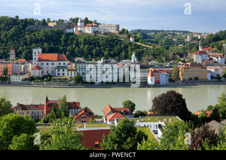 D-Passau, Danube, Inn, Ilz, panoramic view with Danube and old town, f.l.t.r. town hall, Jesuits church St. Michael with Leopoldinum high school, former Jesuit college, Veste Oberhaus with Oberhaus Museum on the Georg Hill, Monastery Niedernburg with tomb of the Blessed Gisella, Schaibling tower, town tower, castle Niederhaus, catholic church of Saint Severin, baroque, river landscape, Danube landscape Stock Photo