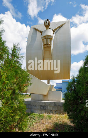 Romania, Giurgiu at the Danube, Muntenia, Greater Wallachia, sculpture at the harbour, steel plastic, sailing boat, monument Stock Photo