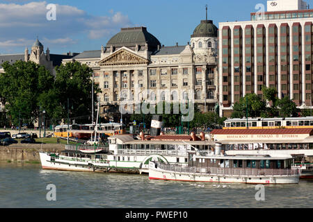 Hungary, Central Hungary, Budapest, Danube, Capital City, Danube bank of Pest, Ministry of Interior, shipping pier, excursion ships, UNESCO World Heritage Site Stock Photo