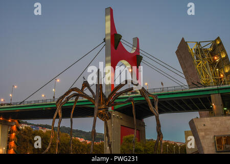 The Bilbao spider next to the Guggenheim museum Stock Photo