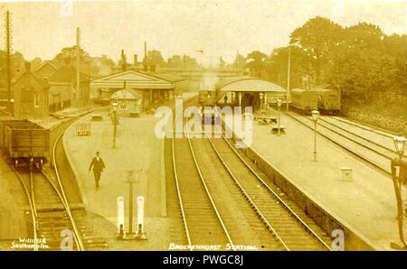 Brockenhurst railway station (postcard). Stock Photo