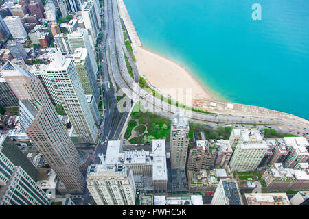 City skyline with Lake Michigan and Gold Coast historic district, North Side and Lincoln Park. Chicago, Illinois, US. Stock Photo