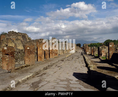 Italy. Pompeii. Ancient Roman city. Via della Fortuna (Street of Fortune). Stock Photo