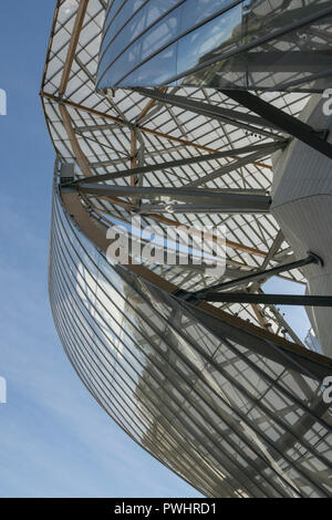 This sensational Frank Gehry building in the Bois de Boulogne