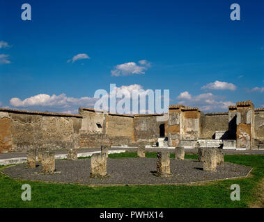 Italy. Pompeii. Roman city destroyed in 79 AD because of the eruption of the Vesuvius volcano. Macellum. Market located at the Forum. Central structure, detail. La Campania. Stock Photo