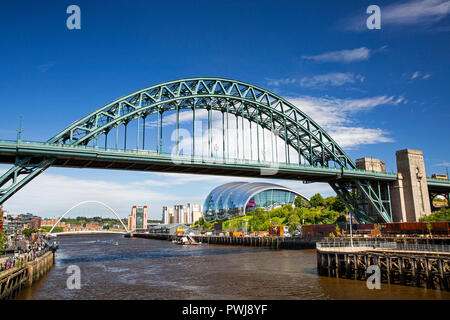 UK, England, Tyneside, Newcastle upon Tyne, Tyne Bridge and Gateshead Sage Centre from Tyne Swing Bridge