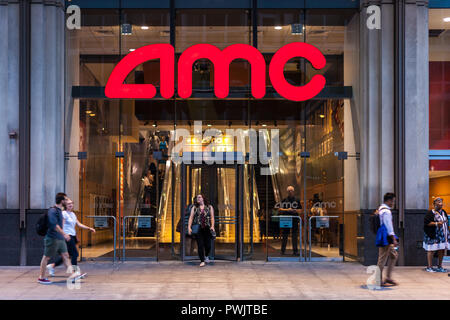 Chicago Illinois July 10 2018 Entrance To Amc River East 21 Theaters Located On 322 East Illinois Street During Evening Hours Stock Photo Alamy