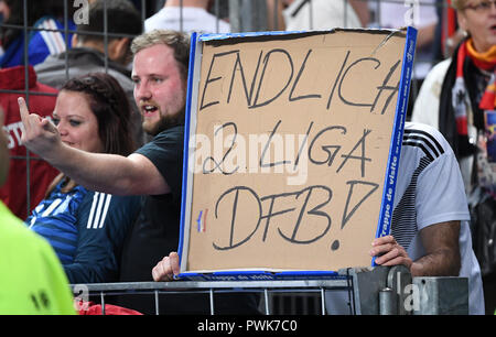 Paris, France. 16th Oct, 2018. German fans show after the game their frustrated and dissatisfaction with poster 'Finally 2nd league DFB!' and stinky fingers. GES/Football/Nations League: France - Germany, 16.10.2018 Football/Soccer: Nations League: Frace vs Germany, Paris, October 16, 2018 | usage worldwide Credit: dpa/Alamy Live News Stock Photo