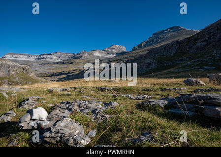 View of Sorores and Ordesa Valley from Clavijas de Soaso, Ordesa National Park and Monte Perdido, Torla, Ordesa Valley, Huesca province, Aragón Pyrene Stock Photo