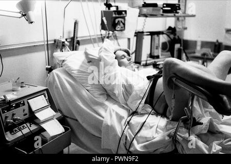 Archives 90ies: Giving birth at Hotel-Dieu hospital, Lyon, France Stock Photo