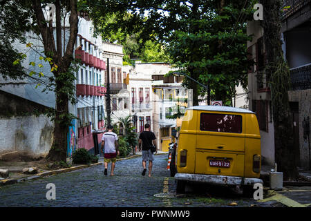 Volkswagen bus (bulli) in yellow in the streets of rio de janeiro Stock Photo