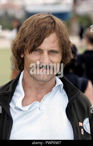 (dpa) - US-Actor Viggo Mortensen poses during a photo call for the movie'A history of violence' by Canadian director David Cronenberg, running in competition at the 58th Internationa Film Festival  in Cannes, France, 16 May 2005. | usage worldwide Stock Photo
