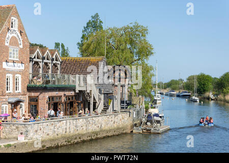 The Old Granary Pub and Frome River, Wareham Quay Wareham, Dorset, England, United Kingdom Stock Photo