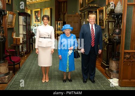 U.S First Lady Melania Trump, Her Majesty Queen Elizabeth II and President Donald Trump at Windsor Castle July 13, 2018 in Windsor, United Kingdom. Stock Photo