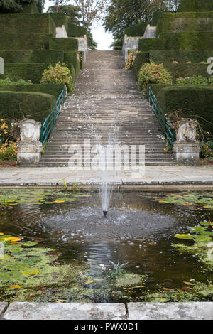 Port Lympne, Ashford Kent UK. View of the gardens, including beautifully manicured box hedges, at Port Lympne Hotel. Stock Photo