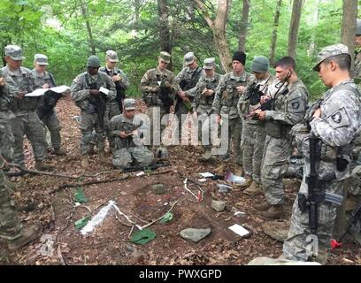 DVIDS - Images - Green Berets and Rangers compete to be Menton Week's 2022  Best Sniper [Image 11 of 15]