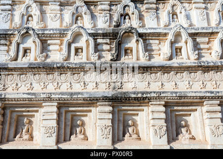 Detail of Buddha statues at Mahabodi temple in Bagan, Myanmar Stock Photo