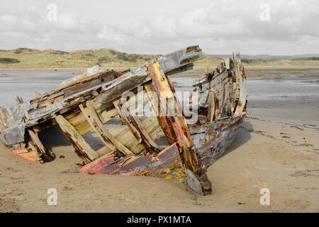 Colorsplash photo of the shipwreck on the beach at Crow point in Devon Stock Photo