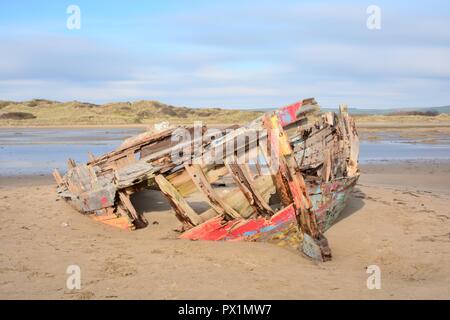 Shipwreck on the beach at Crow point in Devon Stock Photo