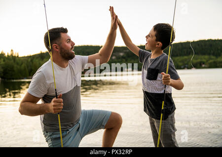 Fishing on lake with dad hi-res stock photography and images - Alamy