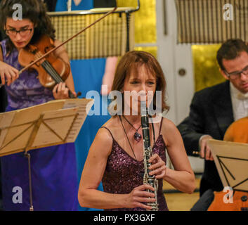 Stroud Subscription Rooms Gloucestershire, UK. 18th October, 2018. Emma Johnson...performing with European Union Chamber Orchestra at Stroud Subscription Rooms Gloucestershire performing Mozart's Clarinet Concerto.. Credit: charlie bryan/Alamy Live News Stock Photo