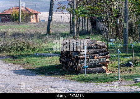 Malomirovo 19th Bulgaria 18th October 2018; Warm day with blue clear skies Humingbird Hawk moth , Honey Bees and people enjoy the fine weather in the mountains.  Clifford Norton Alamy Live News. Stock Photo