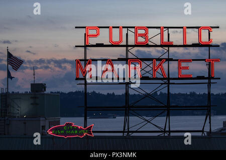 Seattle, Washington, USA. 6th Oct, 2018. The Public Market sign is seen at dusk in downtown Seattle, Washington, on October 6, 2018. (Credit Image: © Alex EdelmanZUMA Wire) Stock Photo