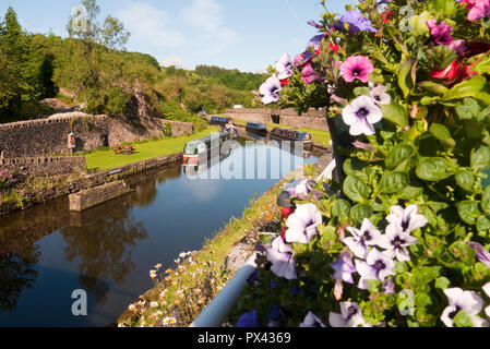 Canal Barge near Bugsworth Canal Basin, Derbyshire UK Stock Photo - Alamy