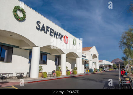 Safeway supermarket Stock Photo: 106595707 - Alamy