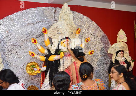 Durga Puja / Navratri in kolkata, India ends with the celebration of 'Sindoor Khela'. ('vermillion game'). Hindu women specially bengali women smear e Stock Photo