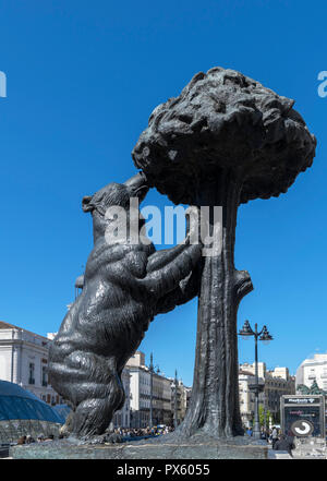 Statue of The Bear and the Strawberry Tree (El Oso y el Madroño), Plaza Puerta del Sol, Madrid, Spain. Stock Photo