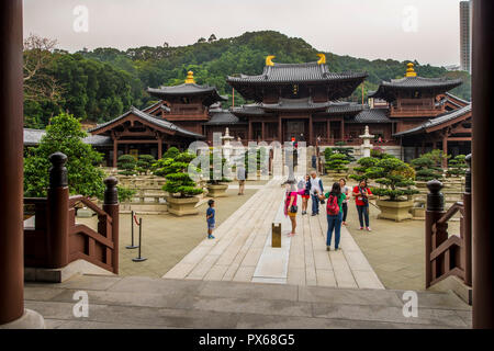Maitreya Hall at the Chi Lin Nunnery and Nan Lian Garden, Kowloon, Hong Kong, China. Stock Photo