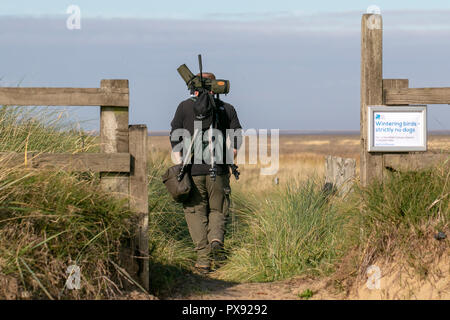 Southport, Merseyside. UK Weather 20/10/2018. Sunny day for birdwatchers, birders, bird watching on the RSPB Marshside Nature Reserve, in the Ribble Estuary. Stock Photo