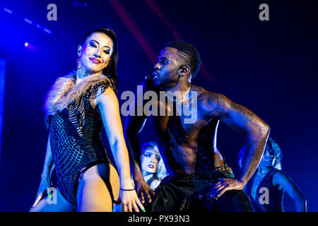 Milan, Italy. 19th Oct, 2018. Jason Derulo performs on stage at Mediolanum Forum, for his single date in Italy of the 2Sides World Tour Credit: Valeria Portinari/Alamy Live News Stock Photo