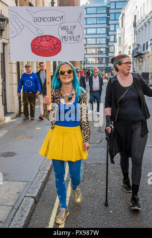 London, UK. 20th Oct, 2018. The People’s Vote March For The Future demanding a Vote on any Brexit deal. The protest assembled on Park Lane and then marched to Parliament Square for speeches. Credit: Guy Bell/Alamy Live News Stock Photo