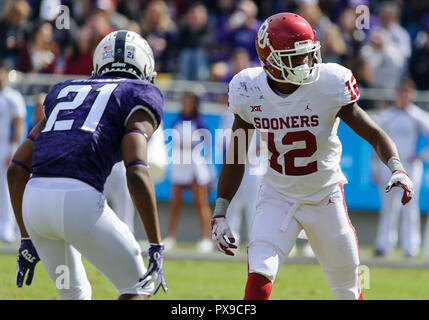 Waco, Texas, USA. 20th Oct, 2018. TCU Horned Frogs cornerback Noah Daniels (21) lines up against Oklahoma Sooners wide receiver A.D. Miller (12) during the 2nd half of the NCAA Football game between the Oklahoma Sooners and the TCU Horned Frogs at Amon G. Carter in Waco, Texas. Matthew Lynch/CSM/Alamy Live News Stock Photo