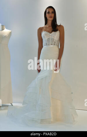 NEW YORK, NY - APRIL 22: A model poses at the Watters Bridal presentation during New York Fashion Week: The Knot Bridal Expo on April 22, 2017 in New  Stock Photo