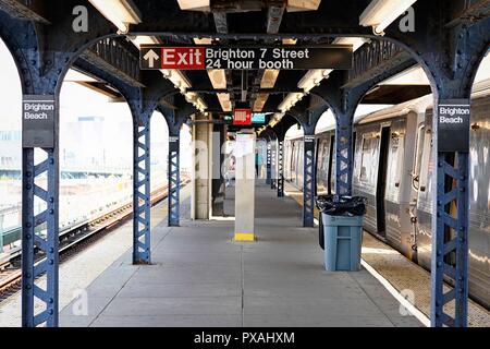 Brooklyn, NY; Aug 2018: A wide angle shot of the Brighton Beach subway platform Stock Photo