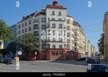 Wien, Gemeindebau des 'Roten Wien' - Vienna, Council Tenement Block, 'Red Vienna', Marinelligasse 1, Leopold Schulz 1926 Stock Photo