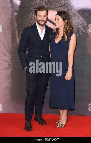 LONDON, UK. October 20, 2018: Jamie Dornan & Amelia Warner at the London Film Festival screening of 'A Private War' at the Cineworld Leicester Square, London. Picture: Steve Vas/Featureflash Credit: Paul Smith/Alamy Live News Stock Photo