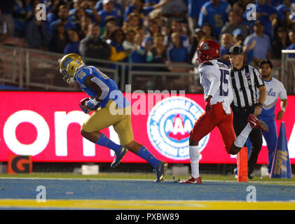 UCLA tight end Devin Asiasi catches a pass for a touchdown during the ...