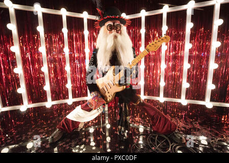 Beijing, China. 18th Oct, 2018. Photo taken on Oct. 18, 2018 shows Selfridges department store's Christmas windows display 'Selfridges Rocks Christmas' in central London, Britain. Credit: Ray Tang/Xinhua/Alamy Live News Stock Photo