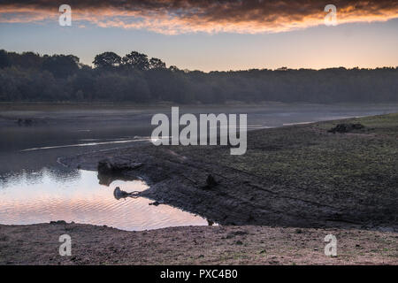 Derbyshire, UK. 21st Oct 2018.  After a prolonged period of low rainfall reservoir levels are well below average as seen at Staunton Harold managed by Severn Trent Water.  Credit: Bill Allsopp/Alamy Live News. Stock Photo